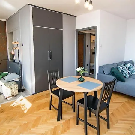 Bright 7th Floor With Balcony & View Apartment Warsaw